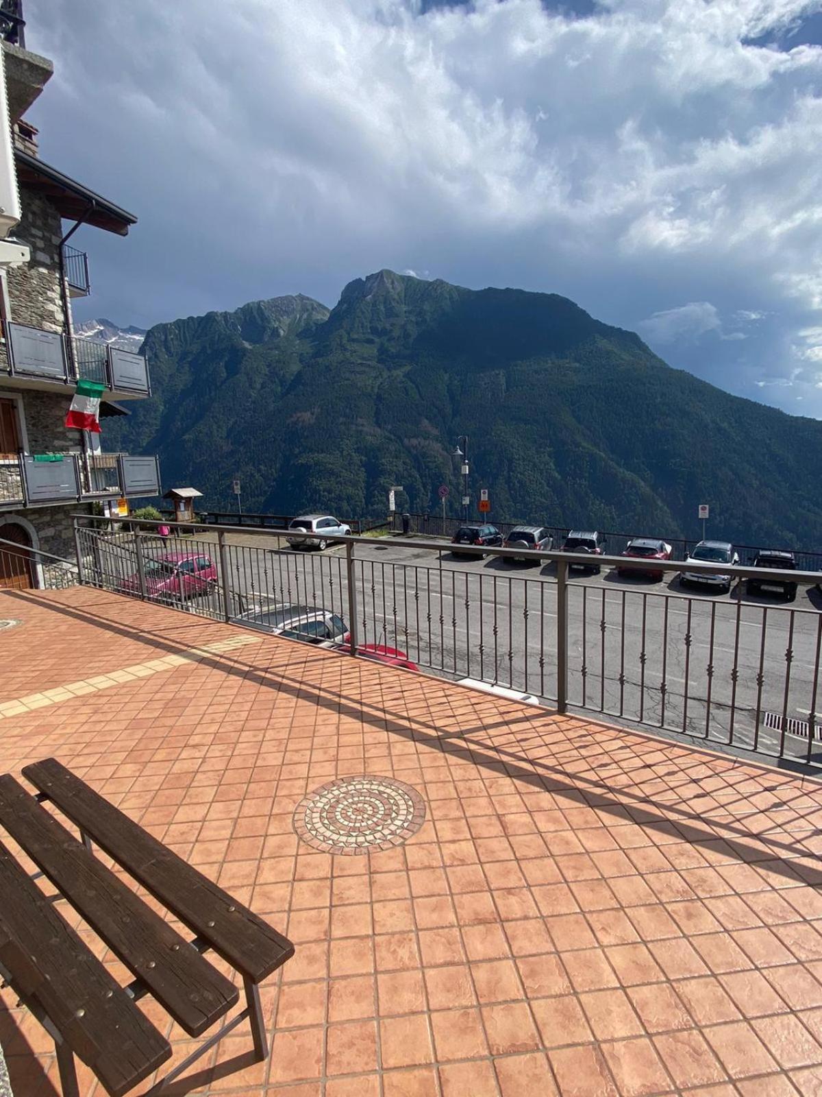 Hotel La Casa Di Nonna Lina Saviore dell'Adamello Esterno foto